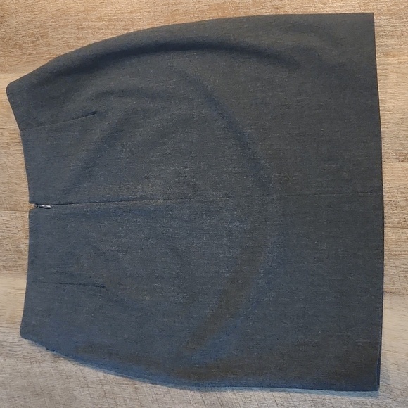 The Limited "STRETCH" Skirt. Suze 2 - Picture 3 of 3